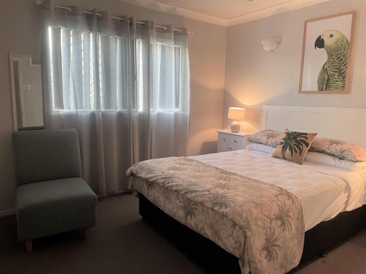 Villa Venezia Apt 3 - Spacious Hervey Bay Beachfront Apartment מראה חיצוני תמונה