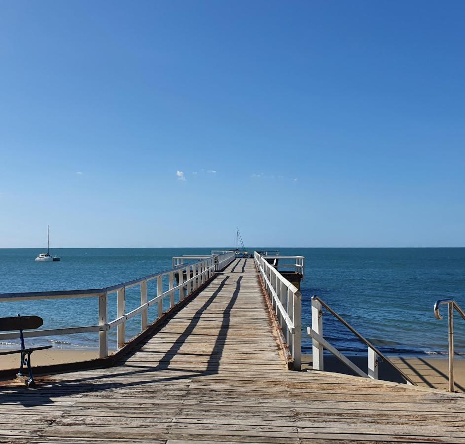 Villa Venezia Apt 3 - Spacious Hervey Bay Beachfront Apartment מראה חיצוני תמונה
