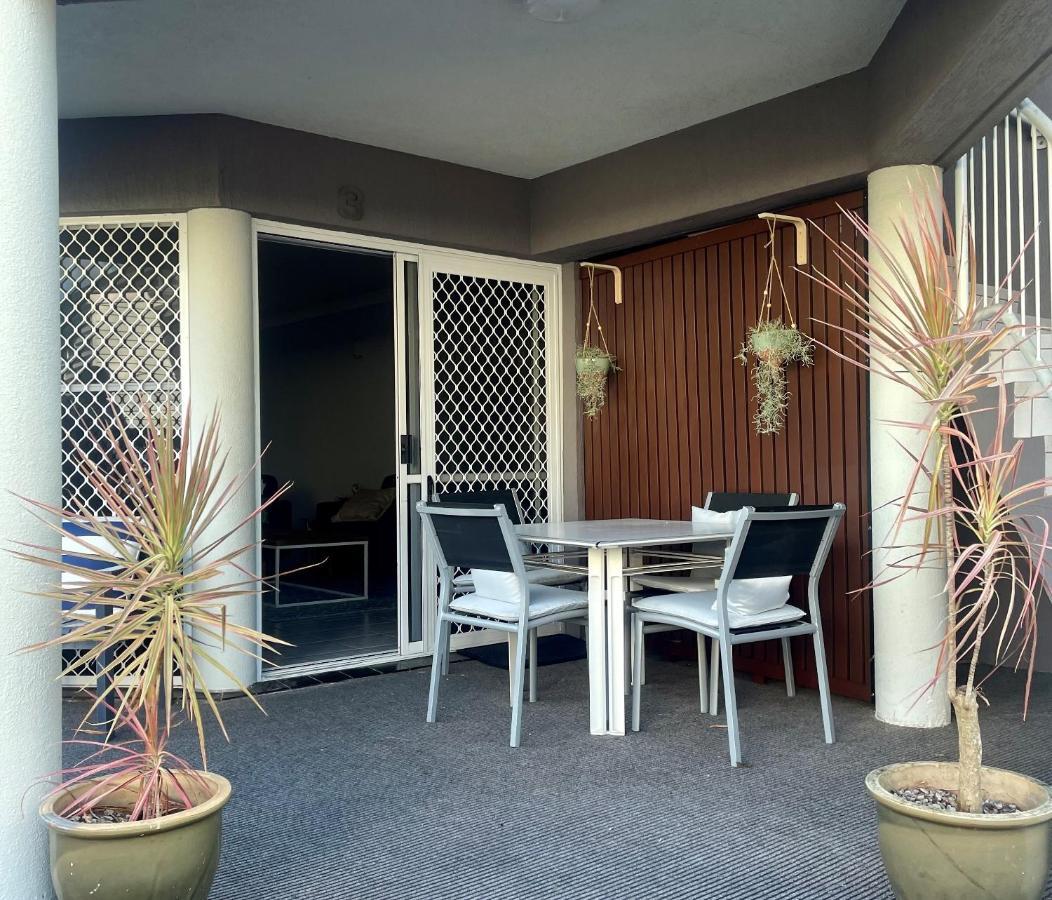 Villa Venezia Apt 3 - Spacious Hervey Bay Beachfront Apartment מראה חיצוני תמונה